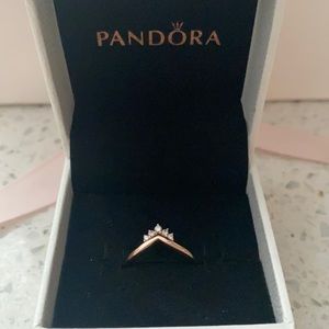 Tiara Wishbone Ring rose gold
